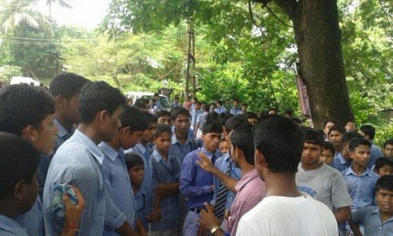 Tripura's pathetic condition : Students staged road blockade at Udaipur-Amarpur road demanding teachers 